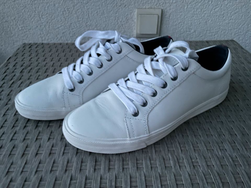 TOMMY HILFIGER Gr 42 Sneaker Lederschuhe Herrenschuhe Halbschuhe in Frankfurt am Main