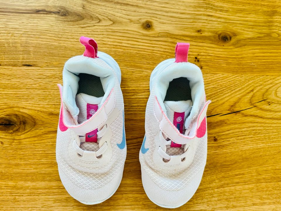 Superleichte Sneaker von Nike für Kinder in Heilbronn