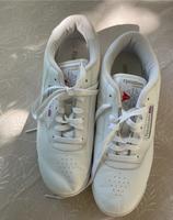Neu Reebok Classic Turnschuh Gr 41  UK 7,5 Damen Weiß Schuhe Nordrhein-Westfalen - Hagen Vorschau