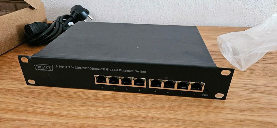 Digitus Gigabit Ethernet Netzwerk-Switch - 10 Zoll - 8 Ports in Gerolsbach
