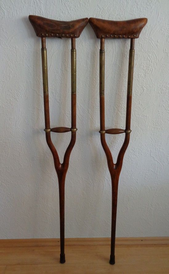 Achselstützen 2 Krücken Crutch antique gefedert 1820 Holz Rarität in  Baden-Württemberg - Neckartenzlingen | Kunst und Antiquitäten gebraucht  kaufen | eBay Kleinanzeigen ist jetzt Kleinanzeigen