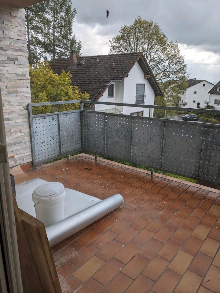 Frisch saniert und schön aufgeteilte 3 ZKBB mit neuer Einbauküche und Gartenmitbenutzung in Wi-Frauenstein zu vermieten! in Wiesbaden