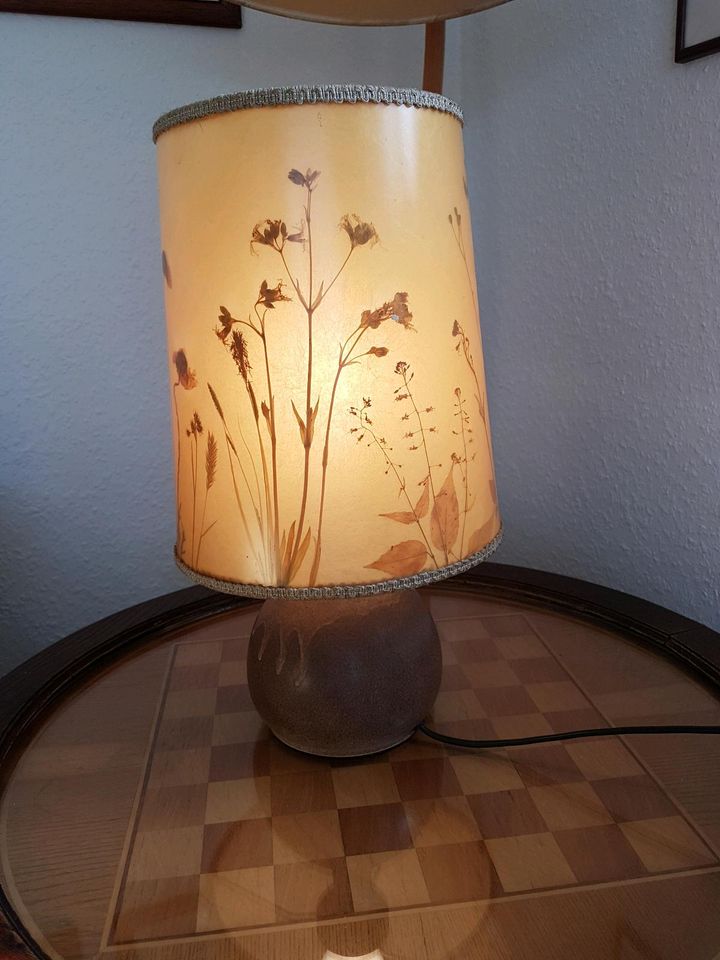 Tisch Lampe Keramik getrocknete Blumen 60er Vintage in Selent