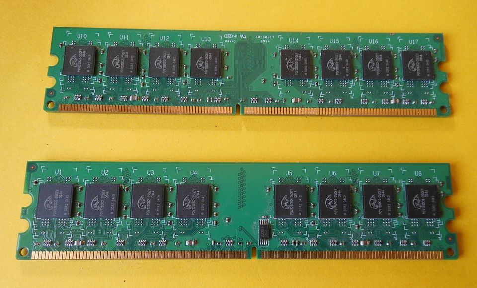 2 mal 1 GB Arbeitsspeicher DDR2 PC2-6400 für PCs in Berlin