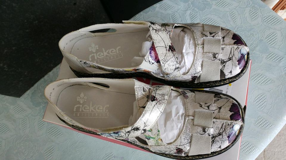 Rieker Slipper Ballerina Sandalen Damen 40 in Halle