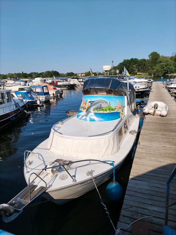 Motorboot mit Fly,8.60 x 3. 10x3 l.ü.a. 2 x V 8 Diesel. Welle. in Berlin