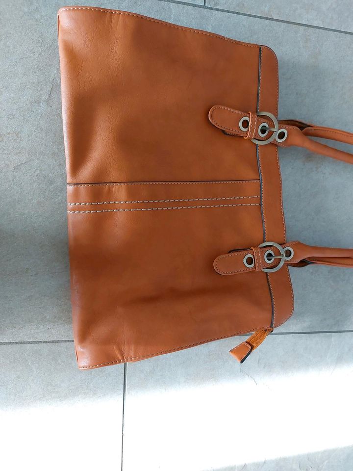 Handtasche camel Marke David Jones - NEU in Görlitz