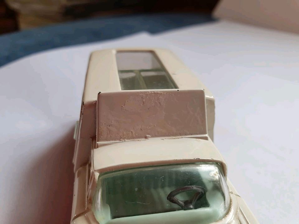 Corgi Toys Chevrolet Impala No. 24751/63 Kennel Club in Augsburg