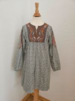 NOA NOA Kleid "Blätter" khaki/weiß Gr.122 wie Neu! Niedersachsen - Winsen (Luhe) Vorschau