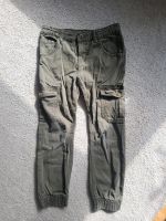 Yigga Hose Gr. 134 Cargohose Joggpants grün grau Stuttgart - Feuerbach Vorschau