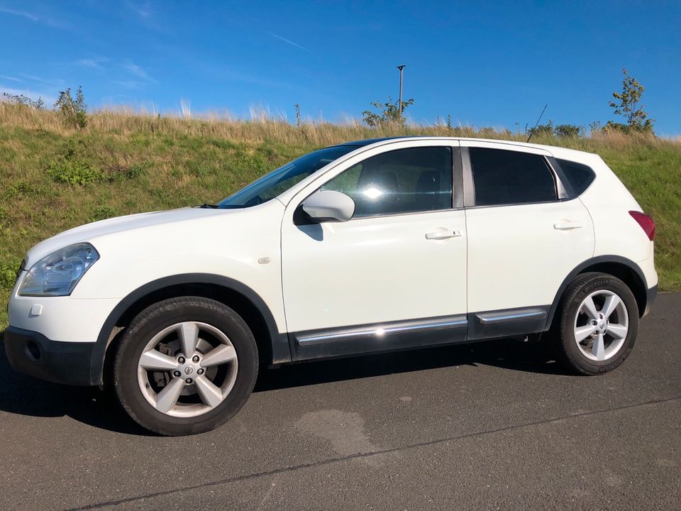 Nissan Qashqai 2.0 BJ 2008 in Lahntal