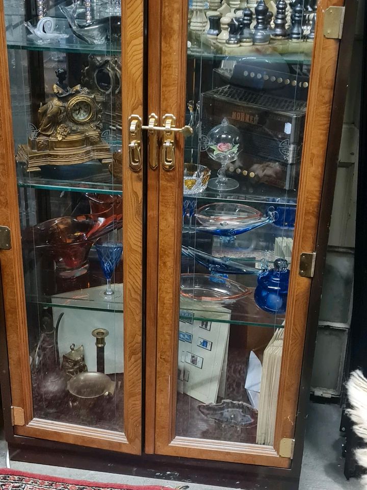 Antik Stil große Vitrine 2 Türig in Wentorf