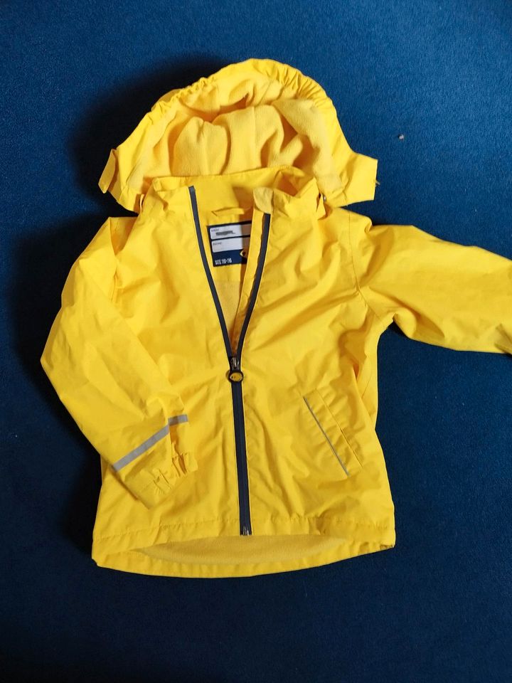 Regenjacke gelb Tchibo 110/116 in Rhede