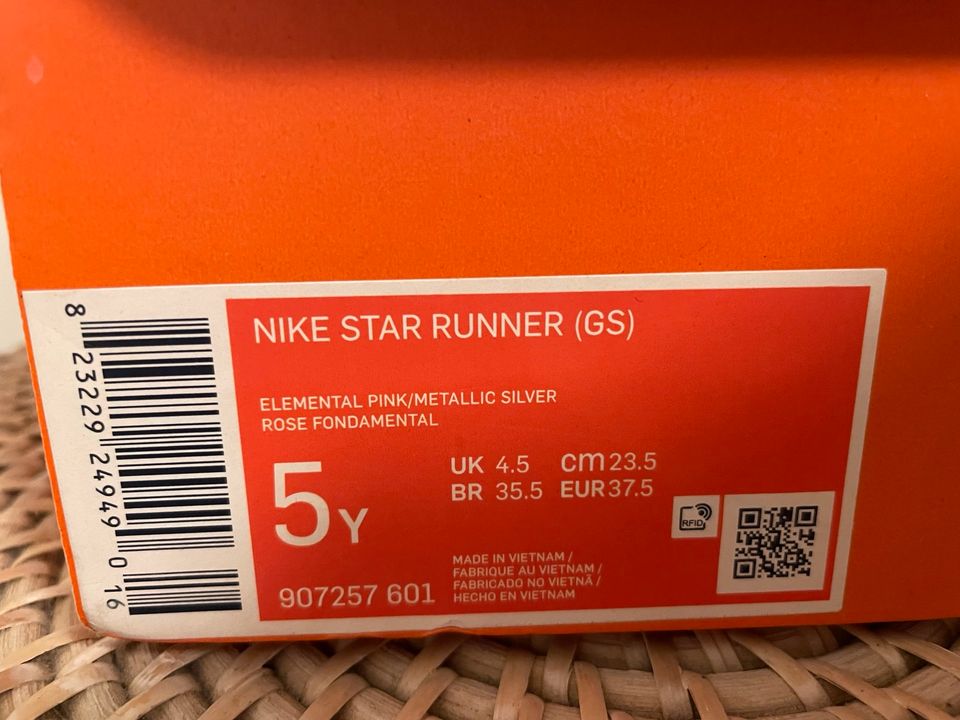 Laufschuhe-Nike Star Runner in Essen