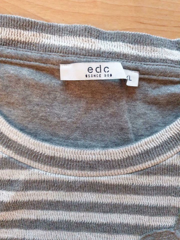 EDC Esprit Pulli grau Schmetterlinge Gr. XL in Langenlonsheim