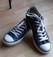 Converse Chucks, Sneaker, Größe  42, sehr gut erhalten Hessen - Niddatal Vorschau