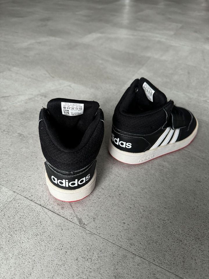 Adidas Kinder Schuhe in Größe 26 in Nürnberg (Mittelfr)