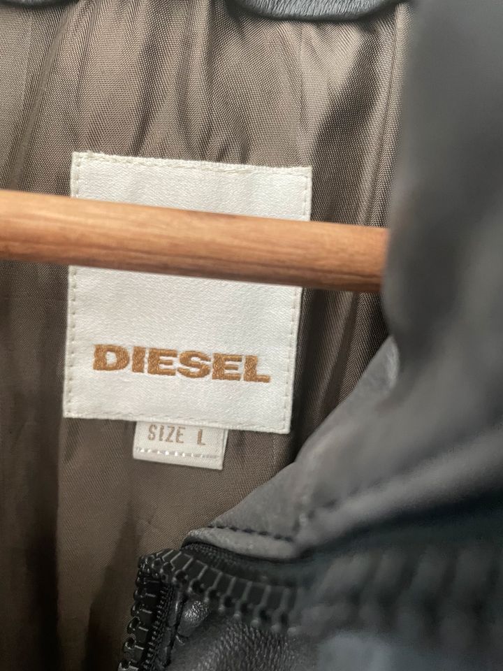 Diesel Leder Jacke Gr L top Zustand neuwertig in Friedrichshafen