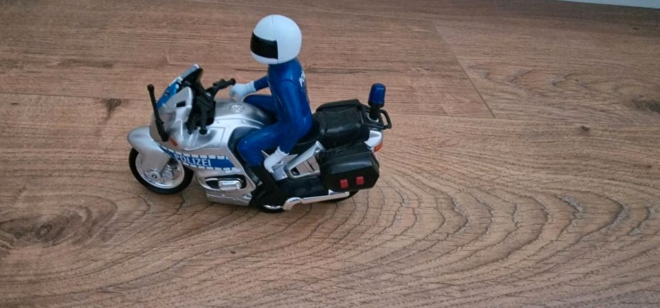 Neuwertig! Dickie Toys Polizeimotorad mit Polizist in Stuttgart