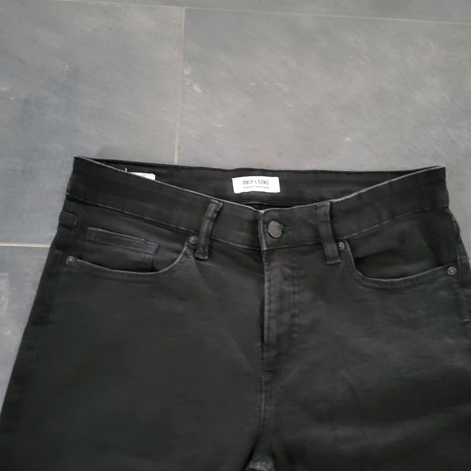 schwarze Only & Sons Jeans Gr. 30/34 in Essenheim