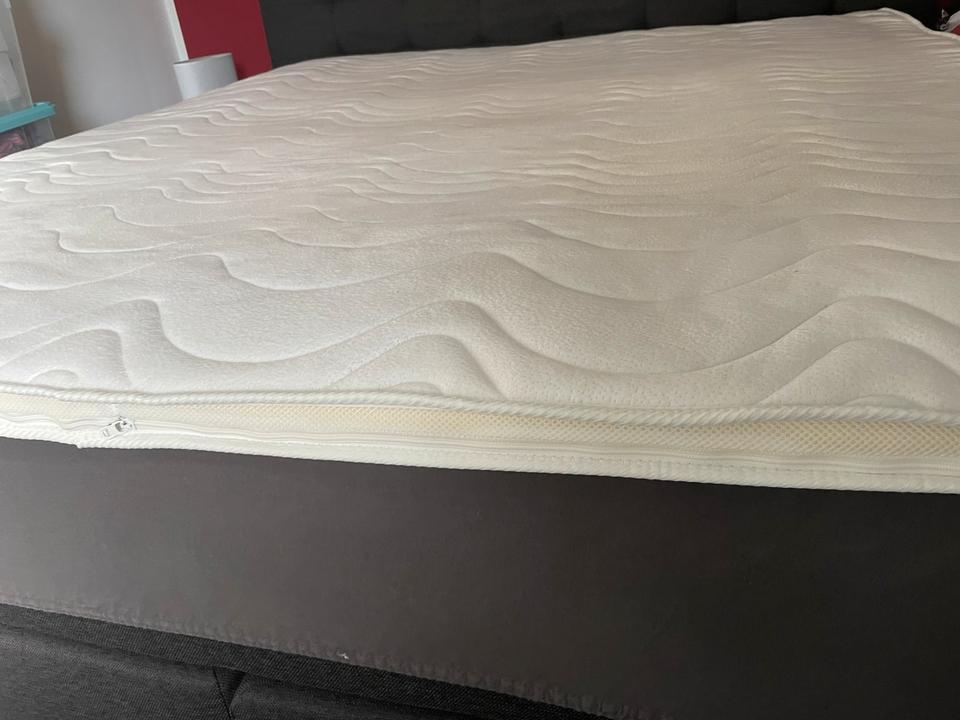 Matratzentopper (ohne Bett!!) 180x200cm, 3 Jahre alt, frisch gew. in Sinzig