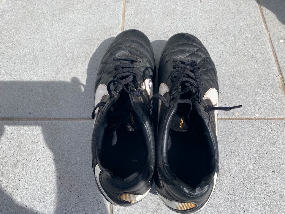 Originale Nike Tiempo Fußballschuhe in gutem Zustand Gr45,5 in Vilshofen an der Donau