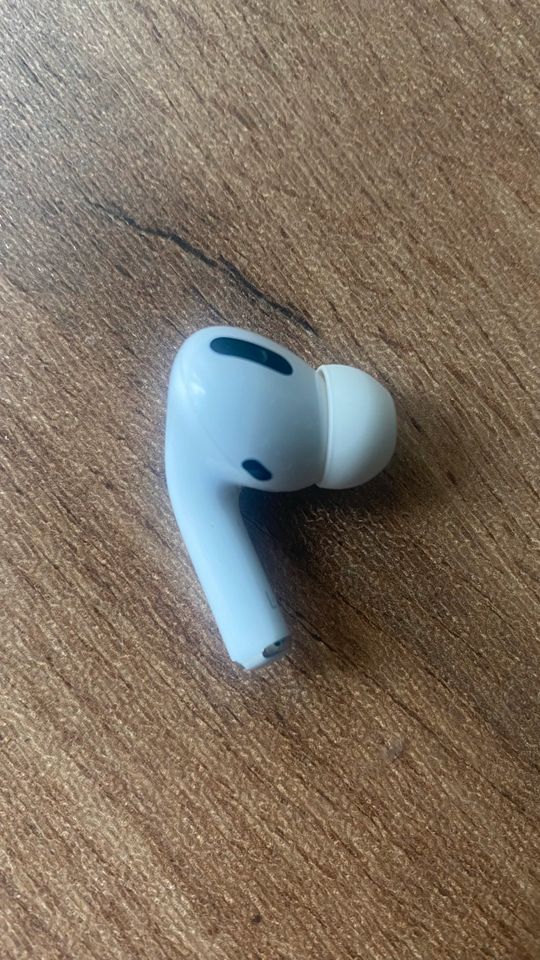 Links EarPods Apple AirPods Pro - Defekt in Berlin