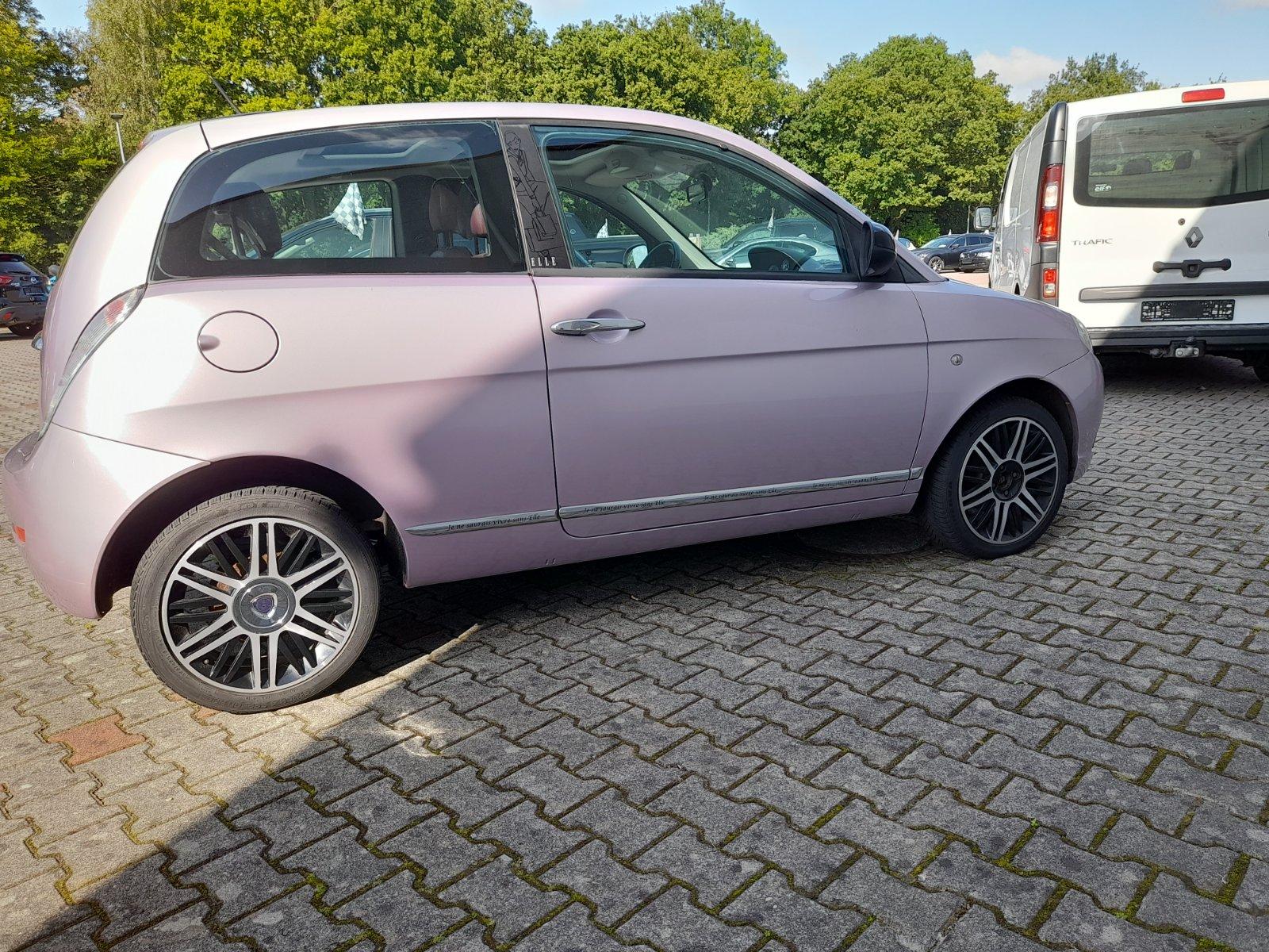 Abbildung des Autos SPARSAMER KLEINWAGEN LAN…