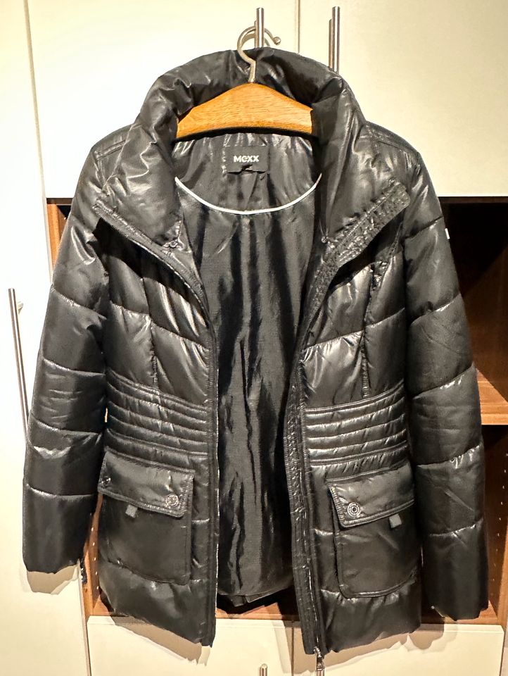 Mexx Mantel Steppmantel  Jacke schwarz Größe 40 in Marienheide