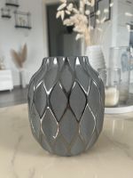Grau silberne Vase mit Muster Karos Hessen - Oestrich-Winkel Vorschau