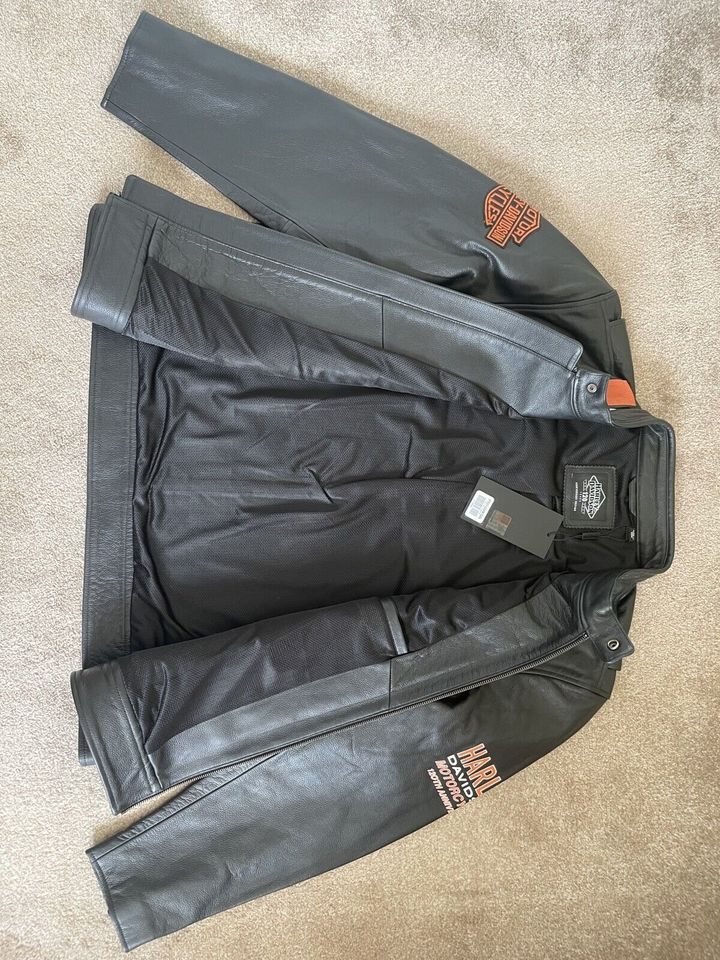 Harley Davidson Lederjacke "120th Anniversary Leather Jacket“ (M) in Köln