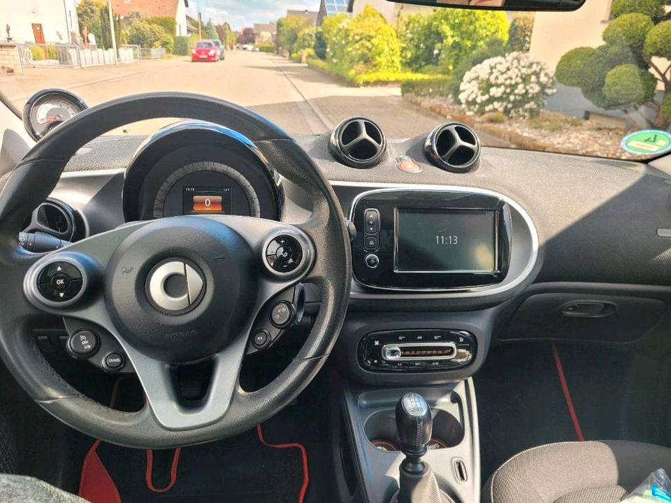 Smart Forfour turbo passion Grau/Rot in Bellheim