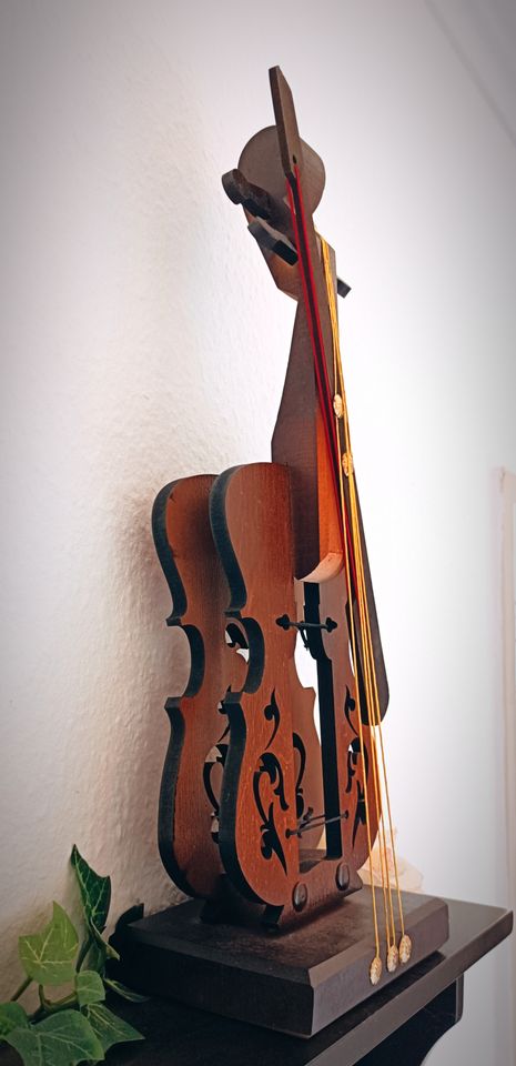 Violine Geige Streichinstrument Holz Skulptur Modell Deko Musik in Seevetal