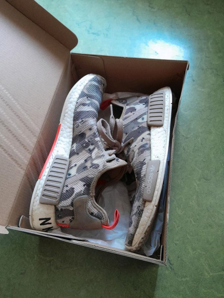 Adidas nmd r1 "Camo Clear Brown" in Berlin