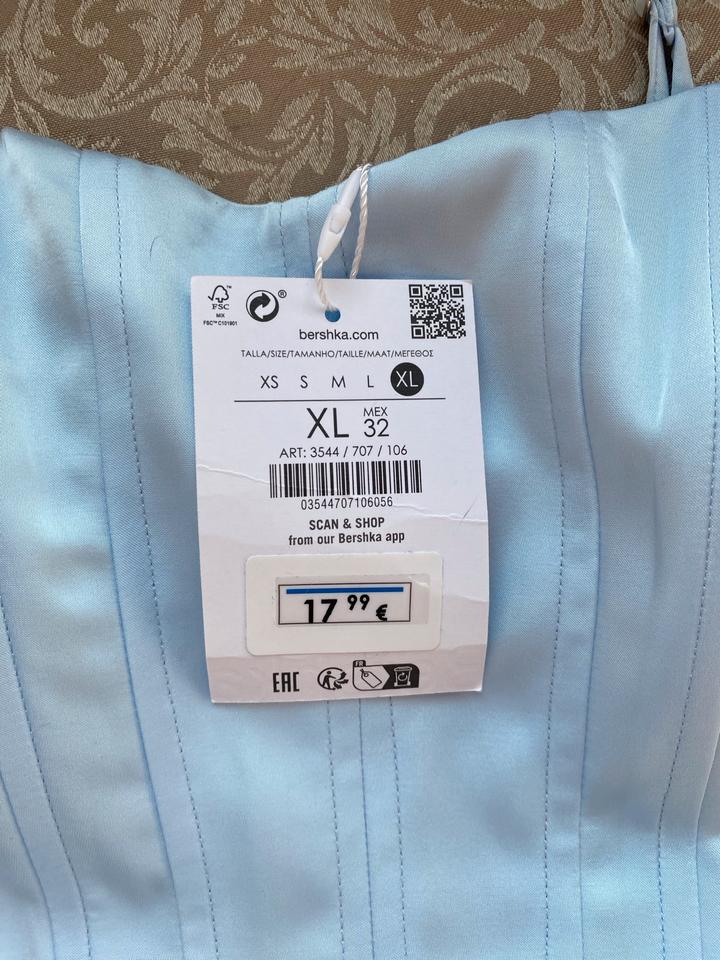 Blusen Shirts Pullover XL 42 Zara Esprit L 40 Hose Bootcut in Saarbrücken