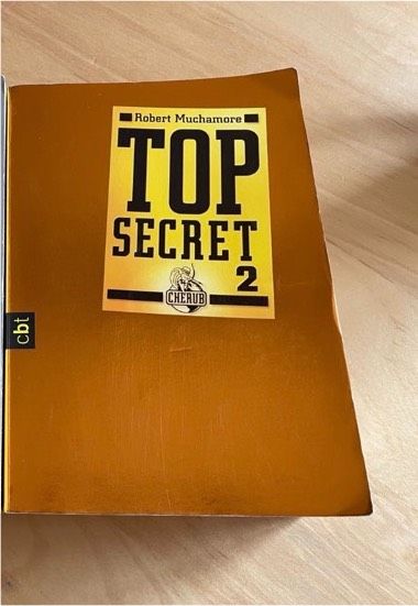 Top Secret 2 Buch in Delingsdorf