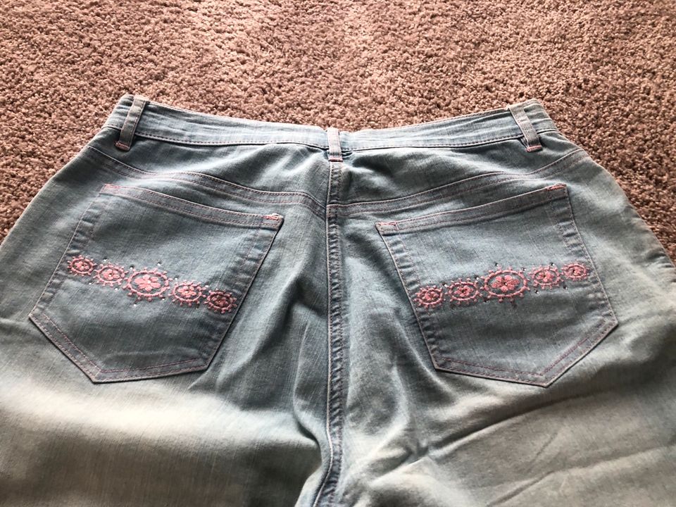 Sexy Damen Hose Jeans Gr. 40 fast wie neu in Tollwitz