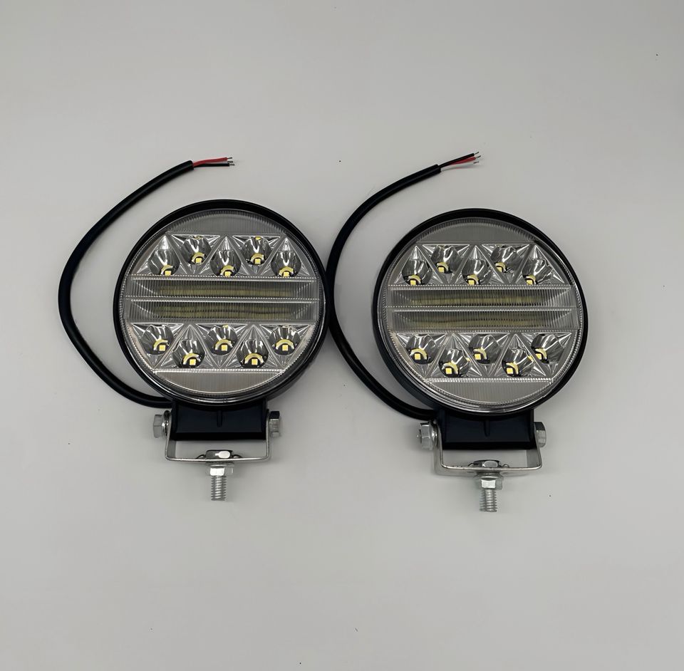 2x 102W LED Arbeitsscheinwerfer 12/24V Offroad SUV Boot Traktor in Soltau