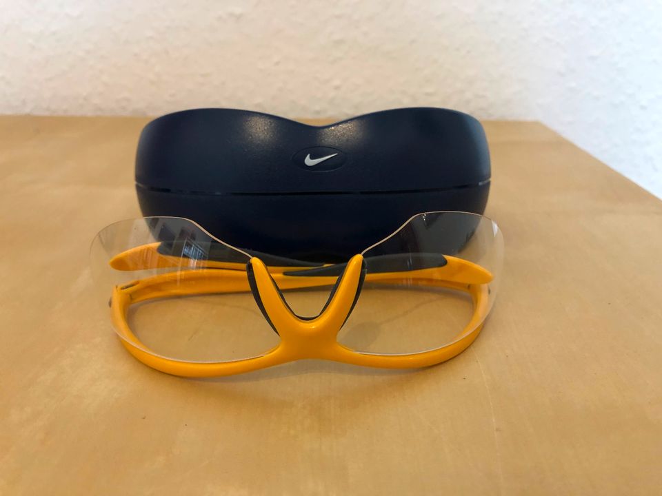 NEU! Nike Sportbrille unisex, gelb im Original Verpackung! in Raesfeld