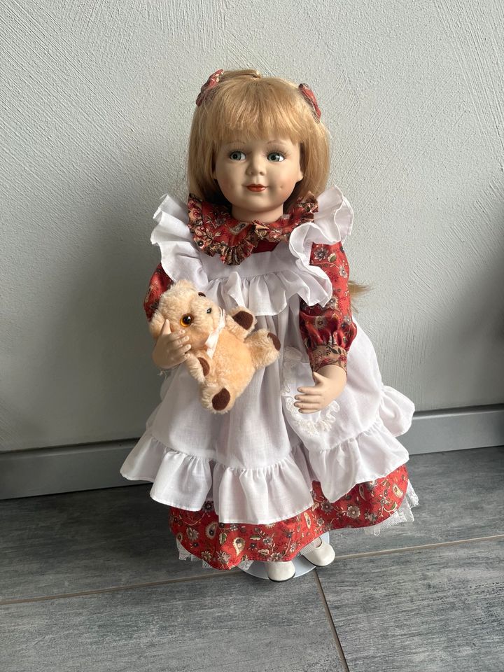 Porzellan Puppe in Kevelaer