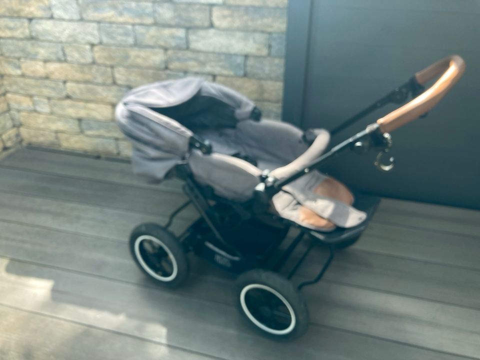 Kinderwagen/ Sportwagen Petit Cherie solide+ in Bielefeld