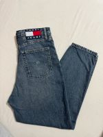 Tommy Jeans Mom  Größe.W27 / L30 Nordrhein-Westfalen - Mönchengladbach Vorschau