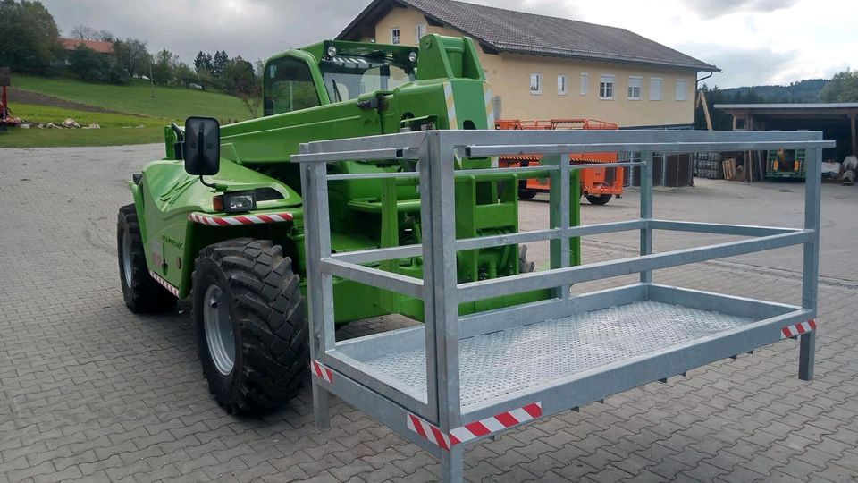 Arbeitskorb Gitterbox Arbeitsbühne Teleskopstapler Radlader Manit in Perlesreut