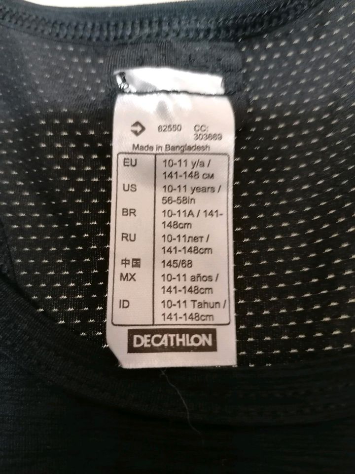 Mädchen Sport shirt Gr. 141-148 von Decathlon in Andernach