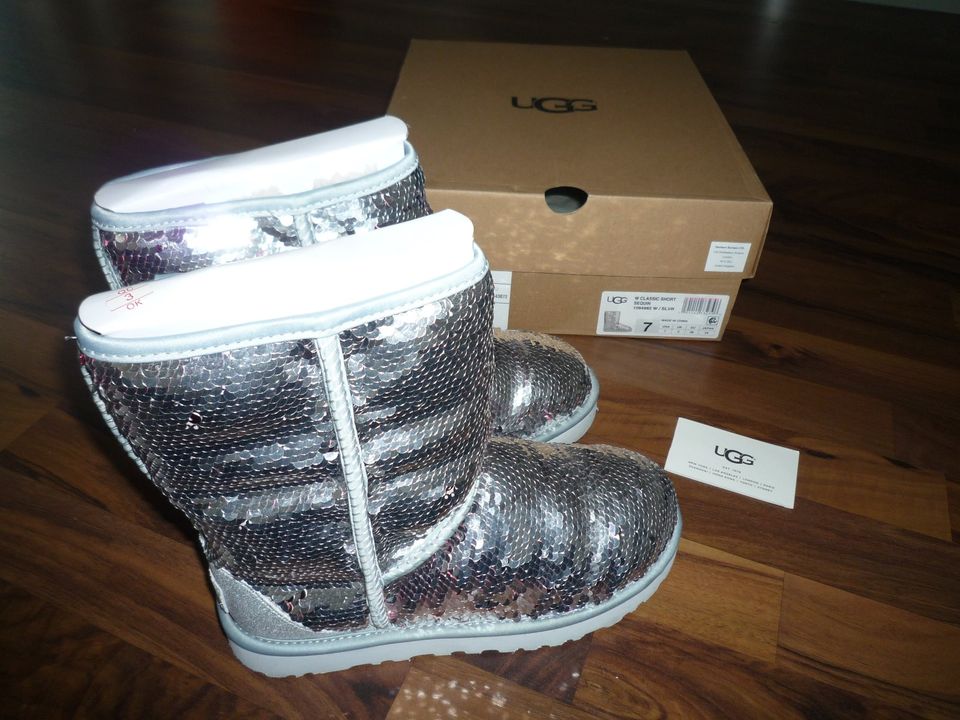 UGG mit Pailletten silber Gr. 38 original in Essen