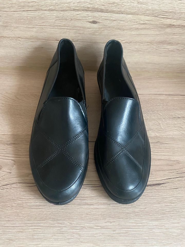 Elastromere Schuhe Halbschuhe Mokassins Gr: 39 schwarz Vintage in Camburg