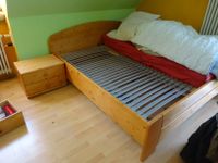 Doppelbett 2 x 90 x 200, Kiefer, m. Lattenrost u. Bettschränkchen Bayern - Bad Wörishofen Vorschau