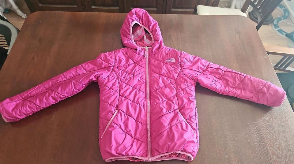 Wattierte pinke Wendejacke von The North Face in Gr. 140/146 in Berlin