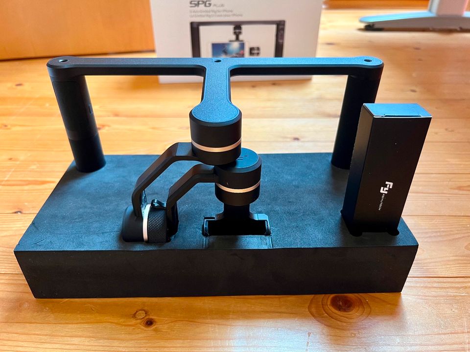 FEIYUTECH SPG PLUS 3-Axis Gimbal Rig for iPhone Kamera Tripod in Königs Wusterhausen