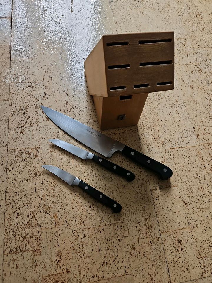 Messerblock und 3 Messer dazu in Essen